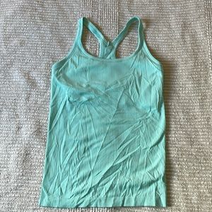 EUC (worn once!) lululemon top with bra, size 8